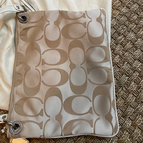 Coach Handbag - Picture 4 of 10